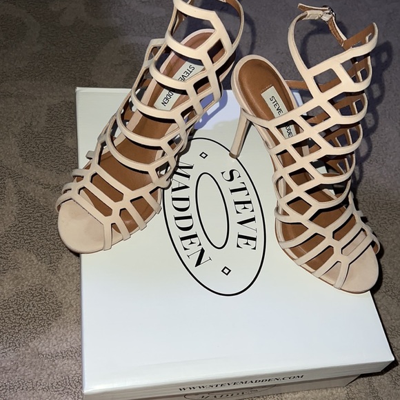 Heels - Picture 4 of 5